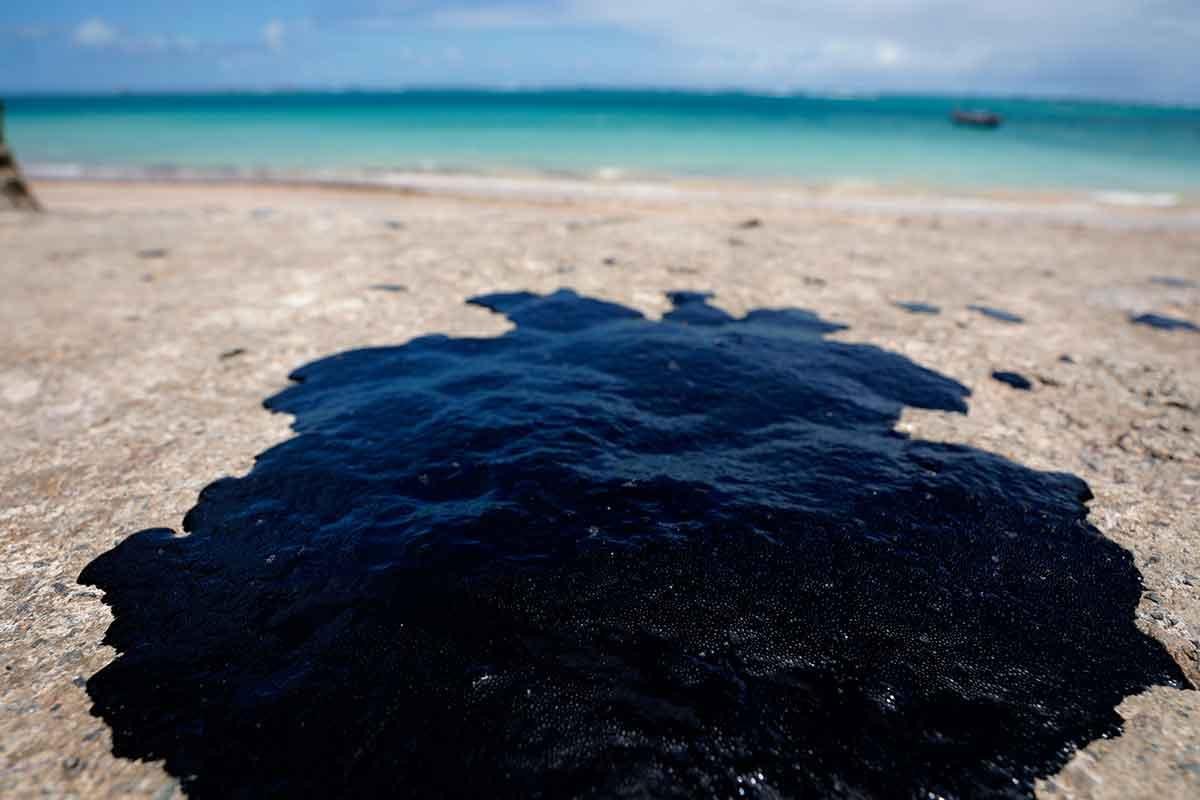 Res Duos Do Vazamento De Leo Encontrado Em Praias Do Nordeste Est O