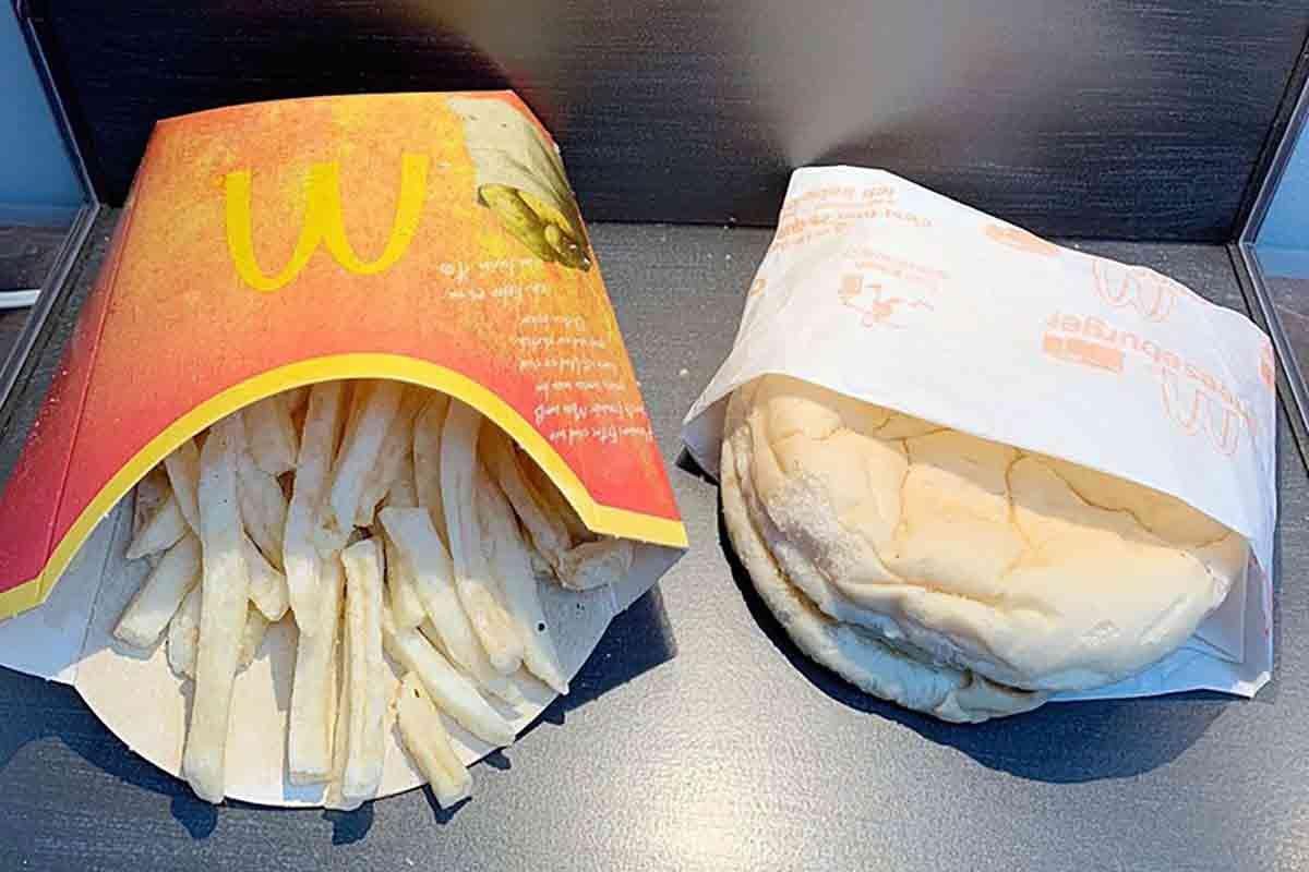 Пакет картошки фри из Макдональдса